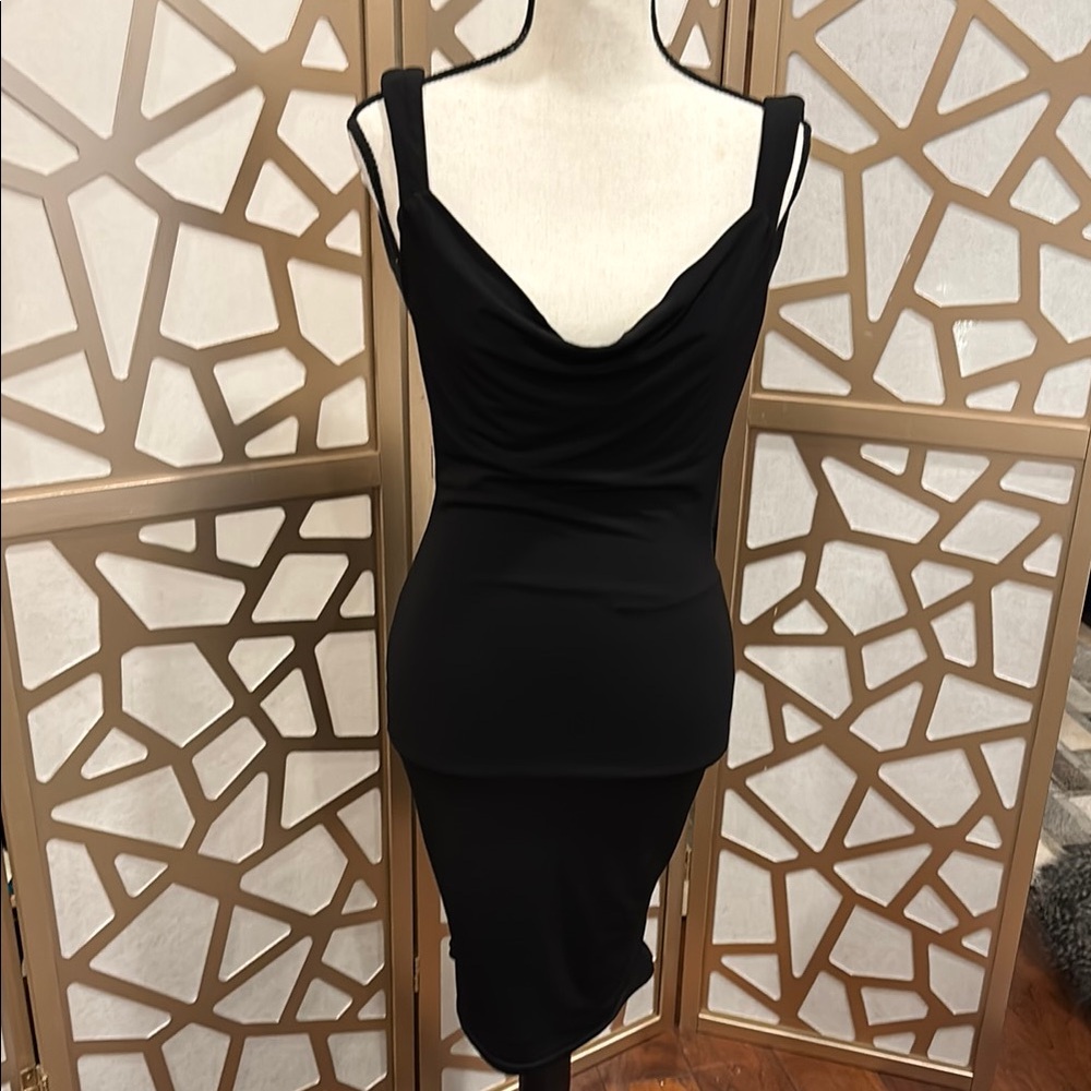 Elegant Black backless /Sleeveless Dress